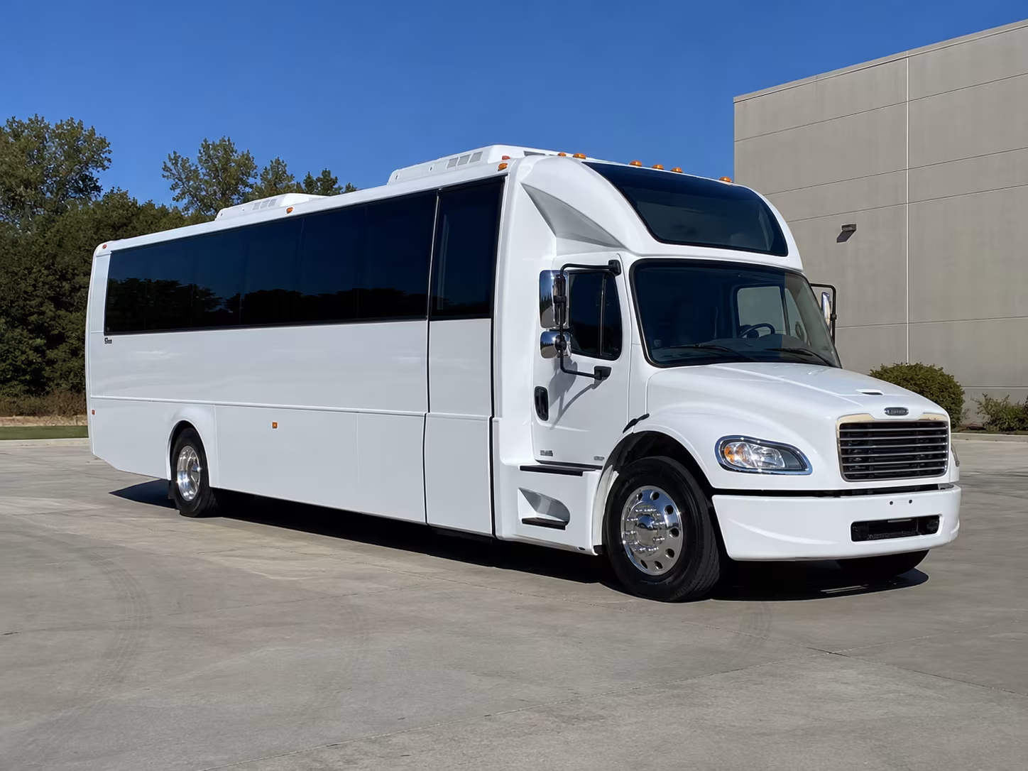 ithaca 28 passenger party bus