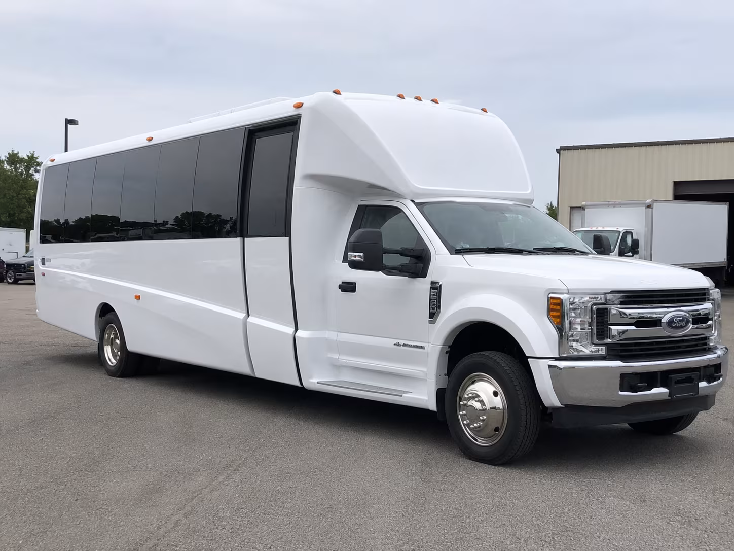 winery and brewery tour buses along cayuga lake